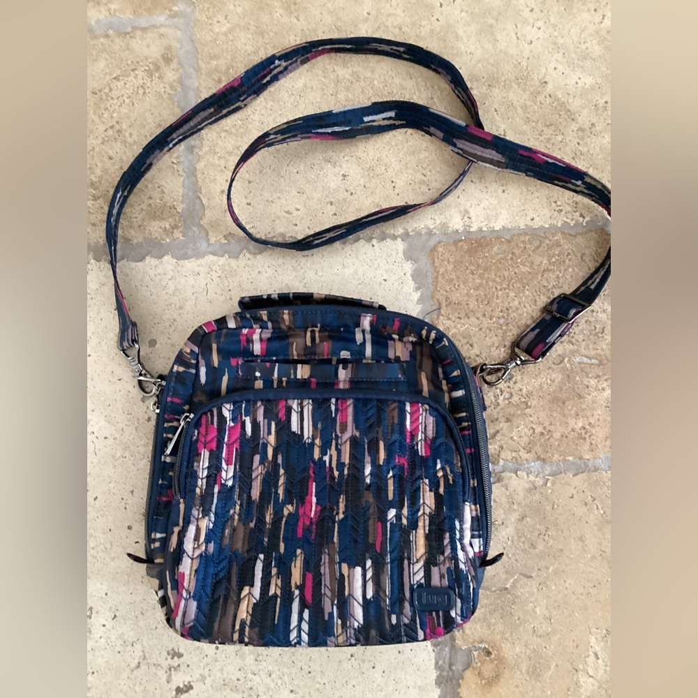 Lug Ranger crossbody river walk